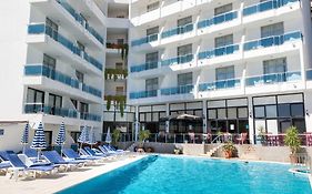 Ponz Hotel